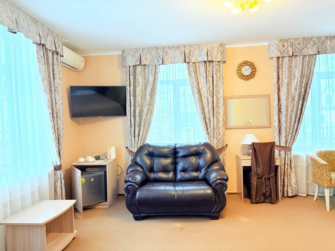 Однокомнатный номер «Полулюкс»